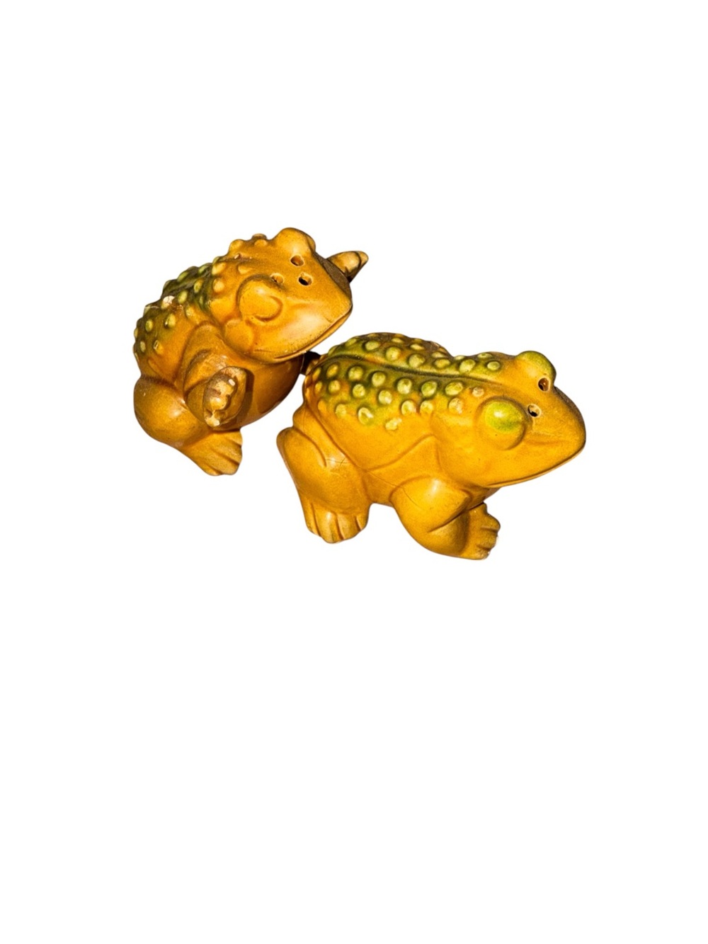 Vintage leap frog salt and pepper shakers